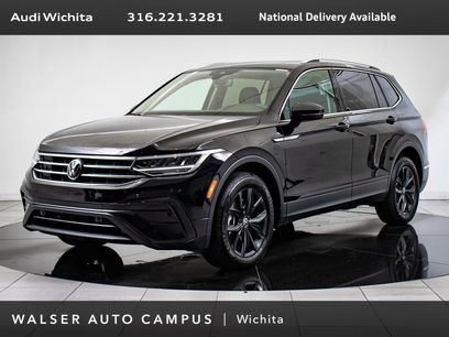 Used 2024 Volkswagen Tiguan SE w/ Panoramic Sunroof Package