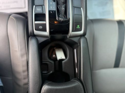 Used 2017 Honda Civic Touring image 25
