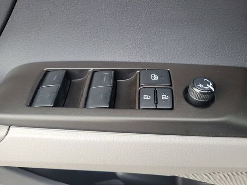 Used 2023 Toyota Camry LE image 21