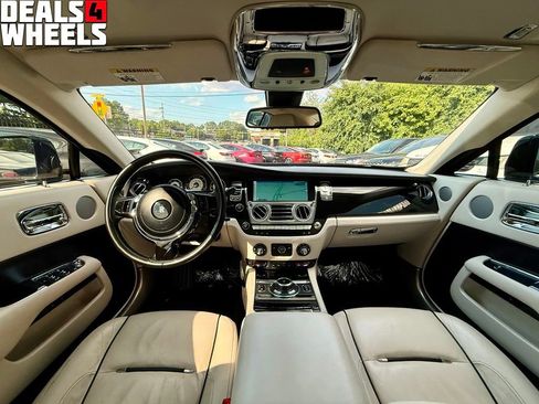 Used 2015 Rolls-Royce Wraith RWD image 47