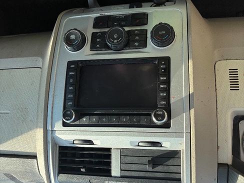 Used 2010 Mercury Mariner Premier image 11