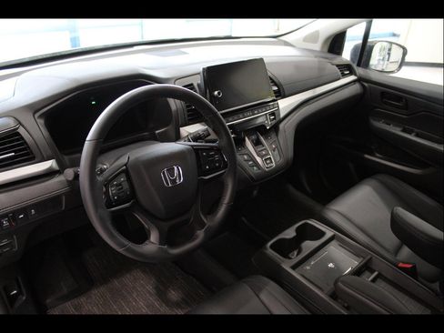 Certified 2025 Honda Odyssey EX-L image 13