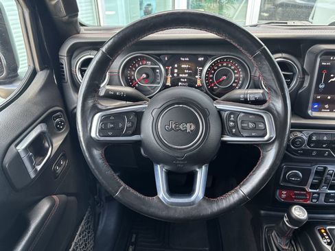 Used 2020 Jeep Gladiator Rubicon w/ Advanced Safety Group AWD/4WD image 15