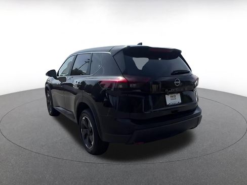 Used 2025 Nissan Rogue SV FWD image 11