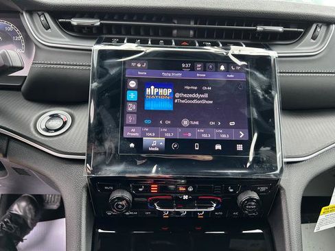 New 2025 Jeep Grand Cherokee 4WD image 12