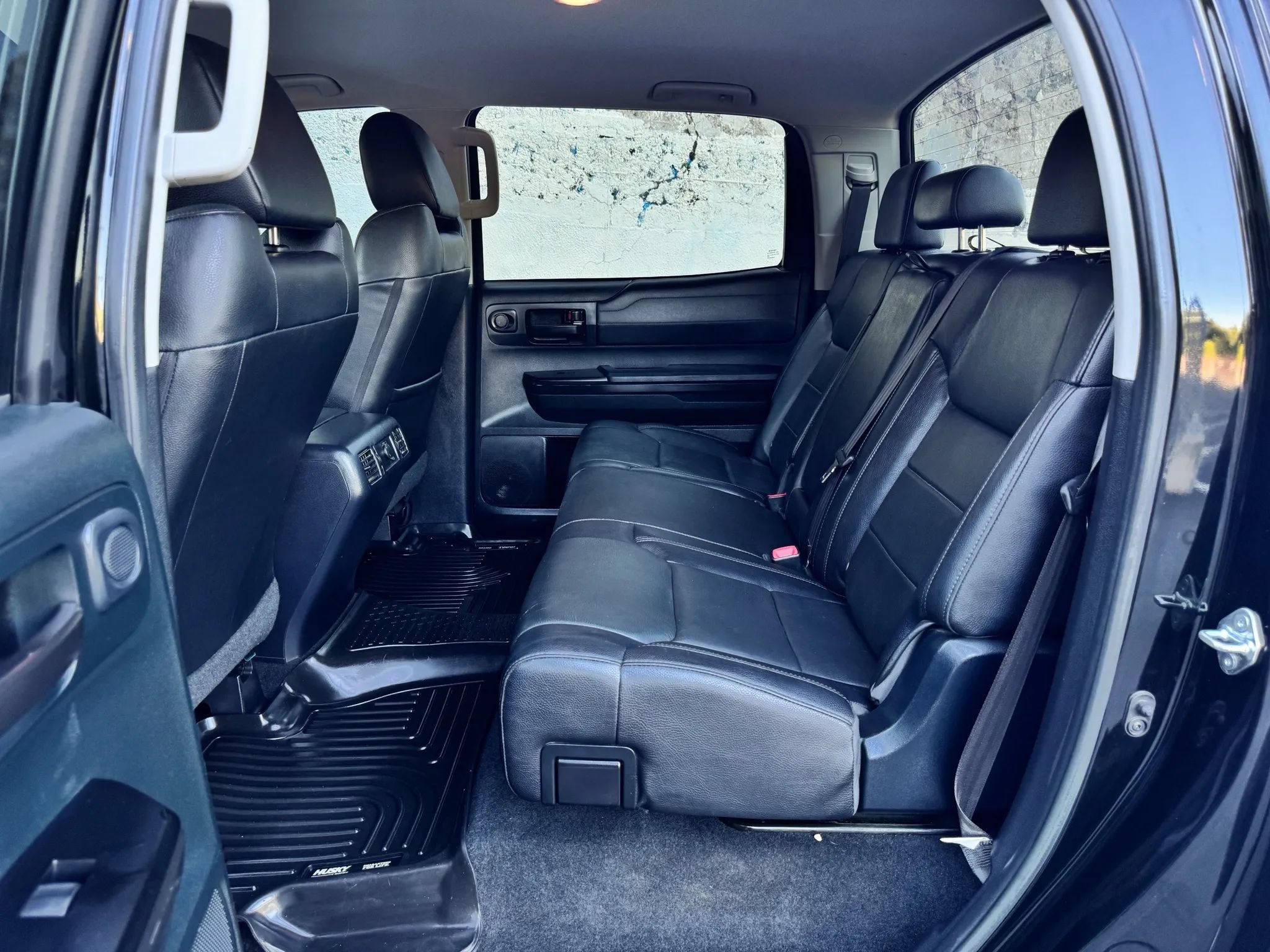 Used 2017 Toyota Tundra Limited w/ Limited Premium Package RWD image 29