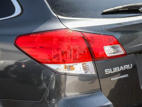 Used 2013 Subaru Outback 3.6R Limited AWD/4WD image 10