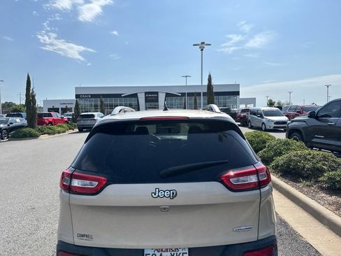 Used 2015 Jeep Cherokee Latitude w/ Comfort/Convenience Group FWD image 13