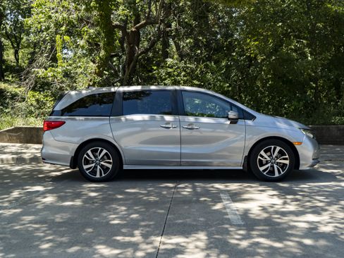 Used 2023 Honda Odyssey Touring image 10