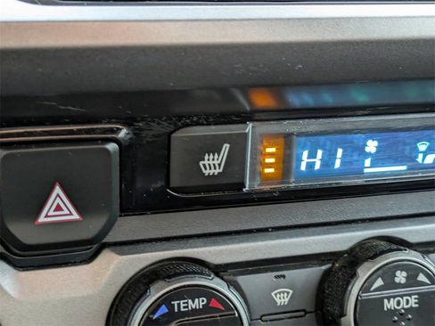 Used 2018 Toyota Tacoma TRD Sport image 26