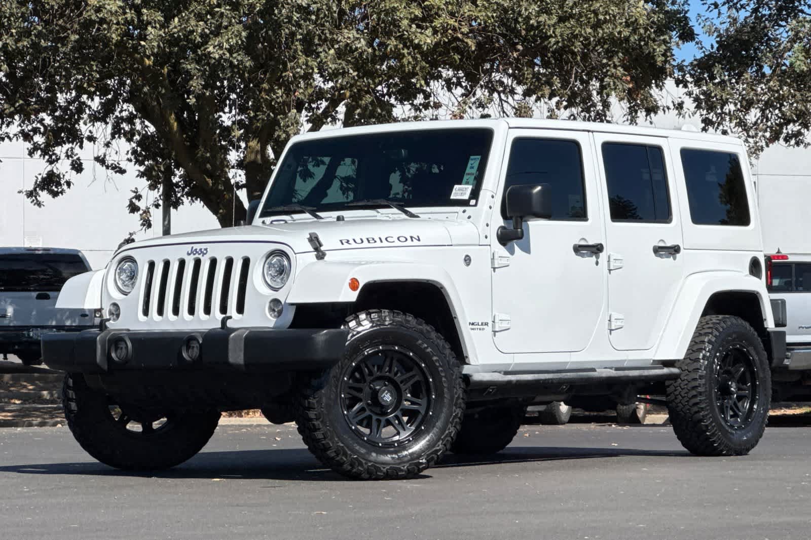 Used 2017 Jeep Wrangler Unlimited Rubicon w/ Connectivity Group AWD/4WD image 1