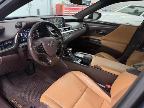 Used 2019 Lexus ES 350 w/ Premium Package image 16