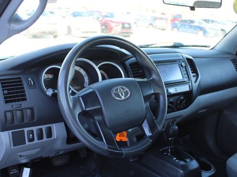 Used 2014 Toyota Tacoma 2WD Regular Cab image 12