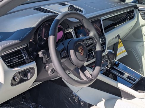 New 2026 Porsche Macan Turbo image 4