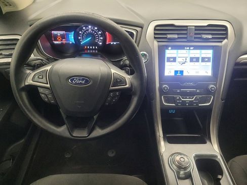 Used 2019 Ford Fusion SE image 22