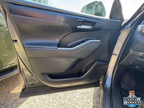 Certified 2025 Toyota Highlander XSE image 14