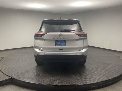 Used 2024 Nissan Rogue S FWD image 6