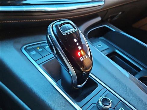 Used 2022 Cadillac Escalade Premium Luxury w/ Performance Package image 12