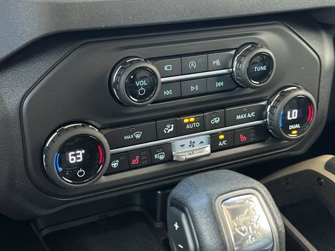 New 2026 Ford Bronco Badlands AWD/4WD image 23