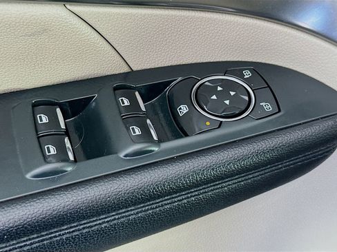 Used 2018 Ford Explorer XLT w/ Equipment Group 202A image 18