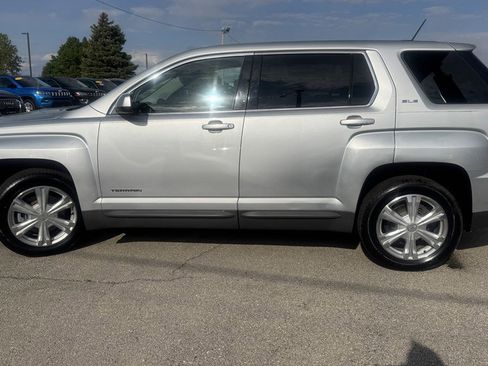 Used 2017 GMC Terrain SLE FWD image 5
