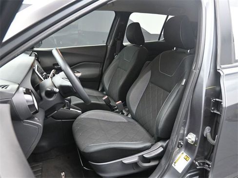 Used 2019 Nissan Kicks SV image 19