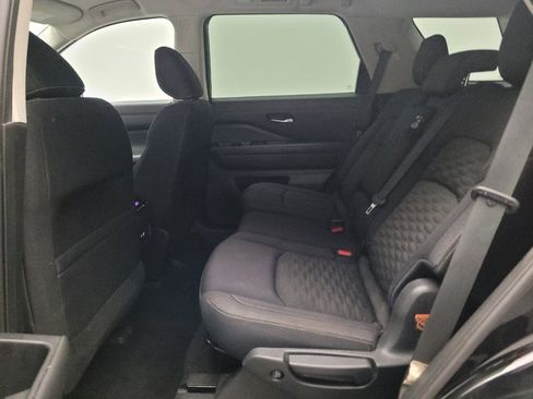 Used 2022 Nissan Pathfinder S FWD image 18