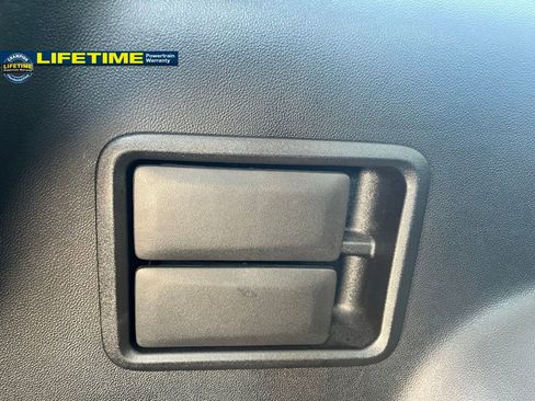 Used 2023 GMC Acadia SLT AWD/4WD image 17