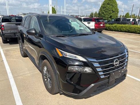 Certified 2024 Nissan Rogue S FWD image 2