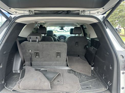 Used 2021 Chevrolet Traverse RS AWD/4WD image 16