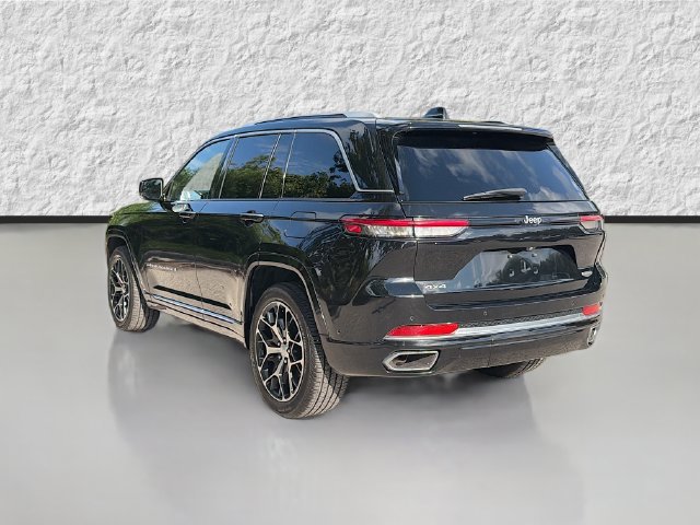 Used 2022 Jeep Grand Cherokee Summit AWD/4WD image 5