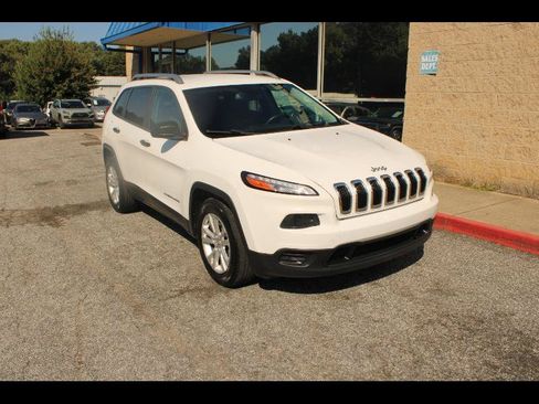 Used 2015 Jeep Cherokee Sport FWD image 1