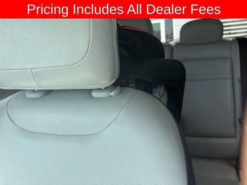 Used 2018 Jeep Compass Latitude w/ Popular Equipment Group FWD image 12