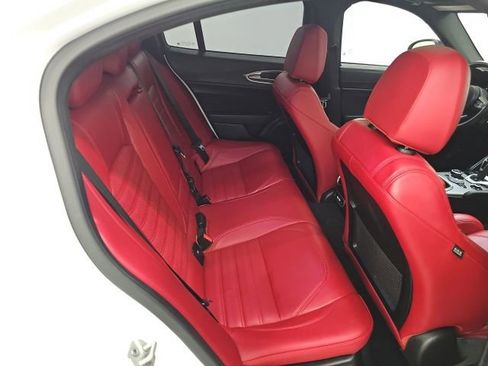 Used 2024 Alfa Romeo Giulia Veloce image 35