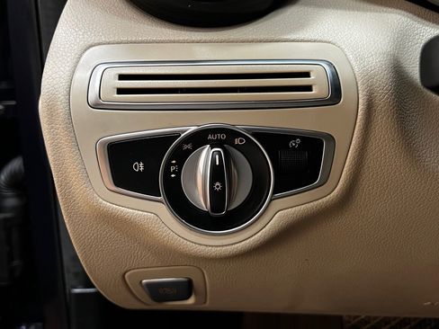 Used 2018 Mercedes-Benz C 300 4MATIC Sedan image 29