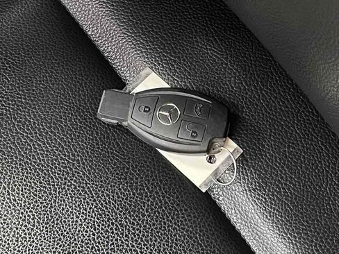 Used 2019 Mercedes-Benz Metris Passenger image 34