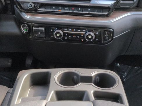 Used 2025 Chevrolet Silverado 1500 LT AWD/4WD image 18