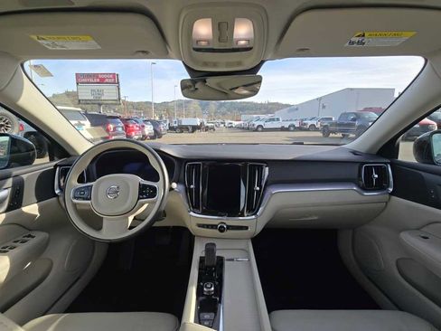 Used 2024 Volvo S60 B5 Core image 15