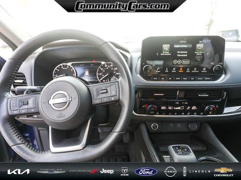 Used 2023 Nissan Rogue SL w/ SL Premium Package image 12