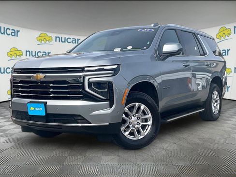 Used 2025 Chevrolet Tahoe LT image 3