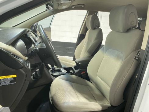 Used 2017 Hyundai Santa Fe Sport image 11