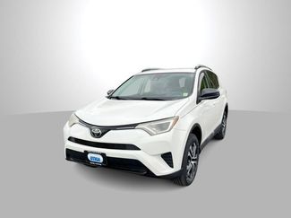 Used 2018 Toyota RAV4 LE FWD video 1