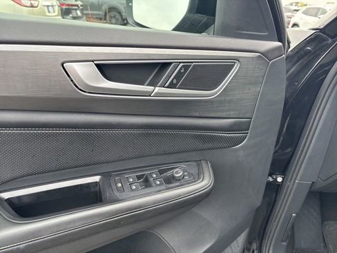 Used 2024 Volkswagen Atlas Cross Sport SE AWD/4WD image 30