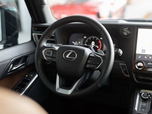 Used 2024 Lexus GX 550 image 22