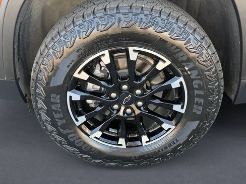 Used 2025 Chevrolet Traverse Z71 AWD/4WD image 9