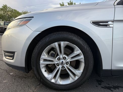 Used 2014 Ford Taurus SEL w/ Equipment Group 201A image 10