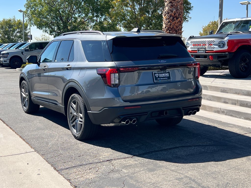 New 2026 Ford Explorer ST AWD/4WD image 4