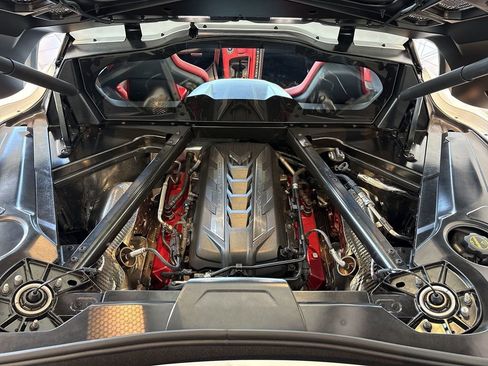 Used 2024 Chevrolet Corvette Stingray Preferred Cpe w/ Z51 Performance Package RWD image 27