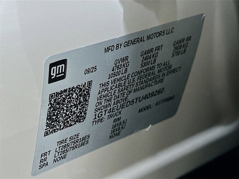 New 2026 GMC Sierra EV AT4 w/ AT4 Premium Package image 33