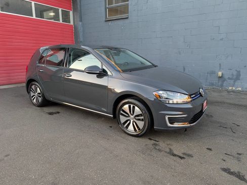 Used 2019 Volkswagen e-Golf SE w/ Driver Assistance Package image 1